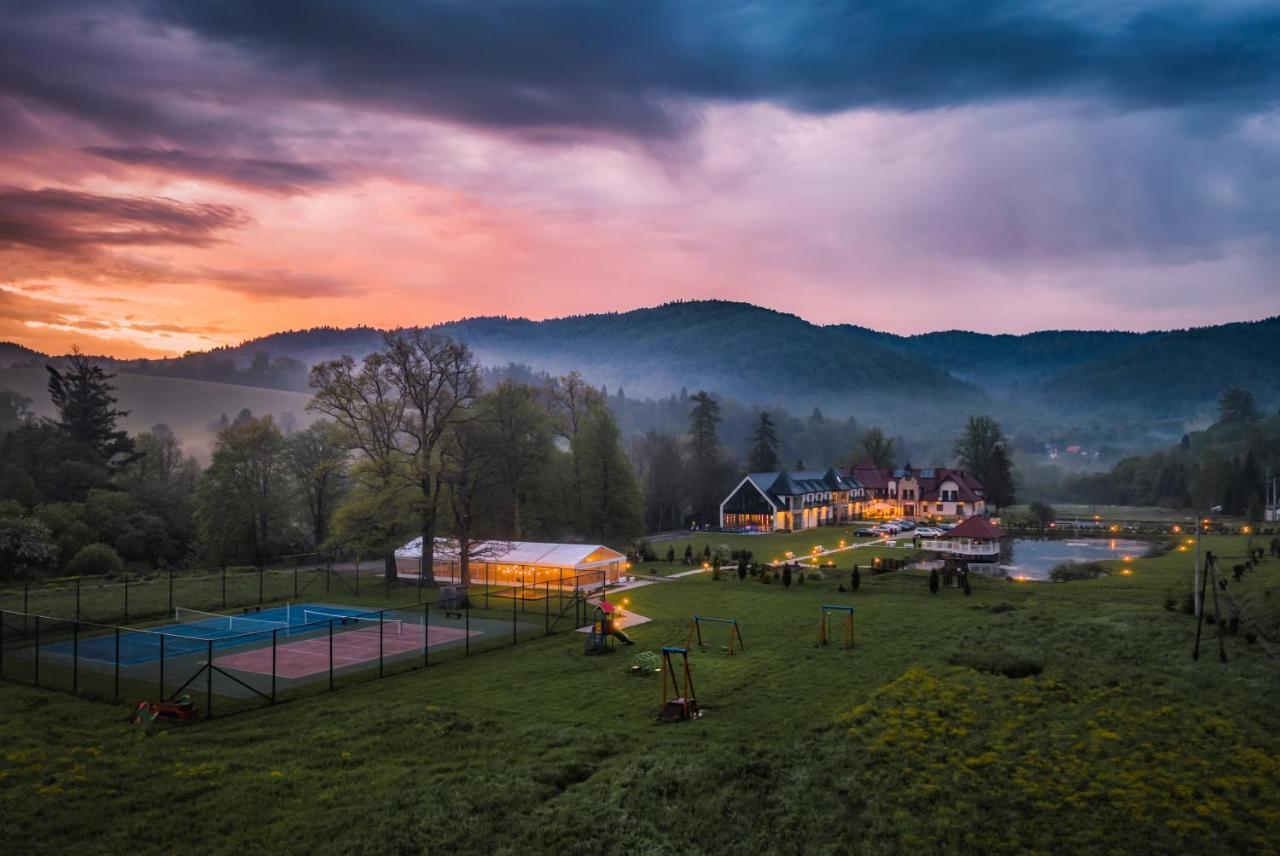 Carynska Resort & Spa Lutowiska Bagian luar foto