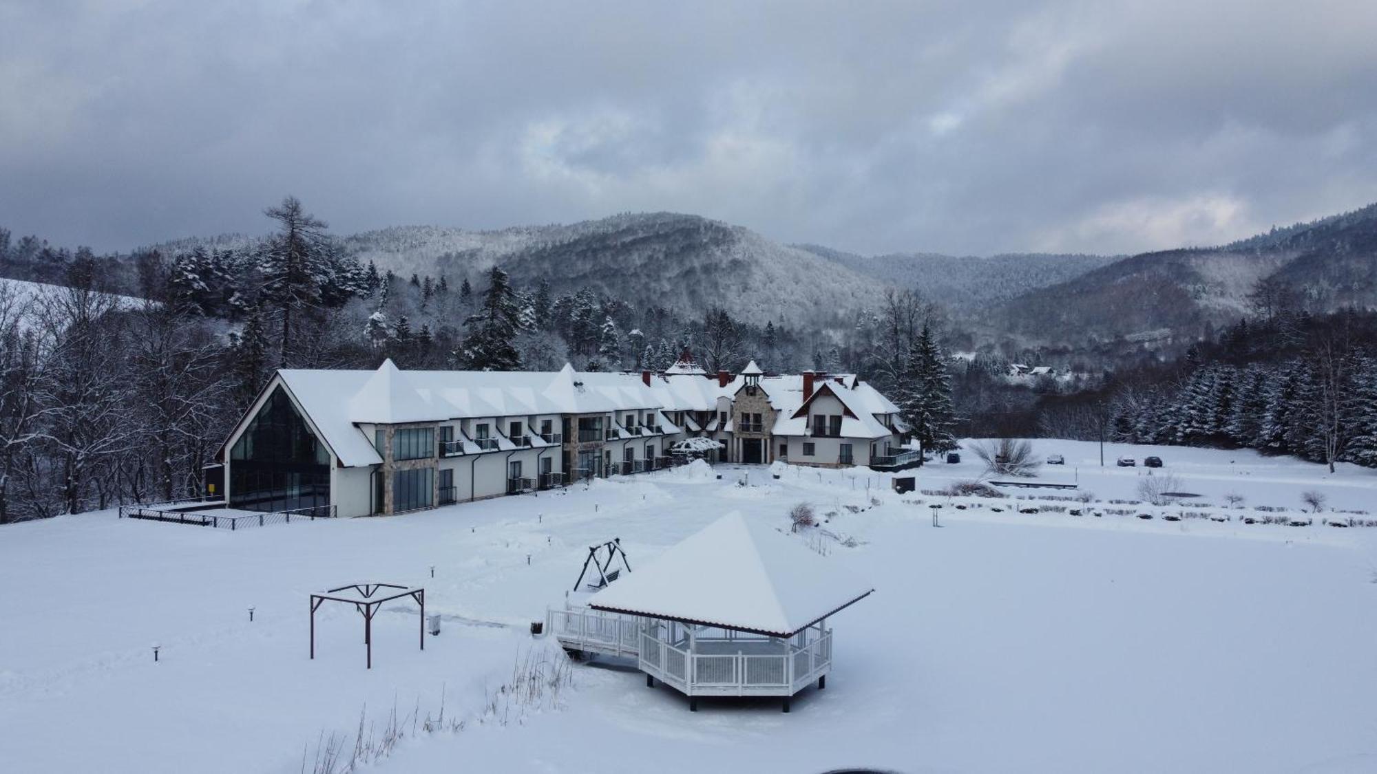 Carynska Resort & Spa Lutowiska Bagian luar foto