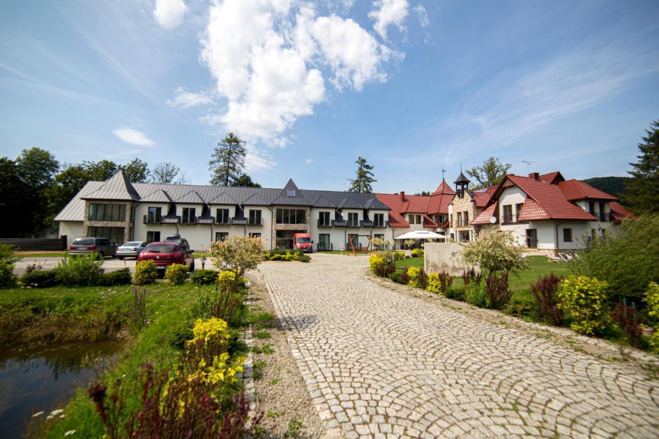 Carynska Resort & Spa Lutowiska Bagian luar foto